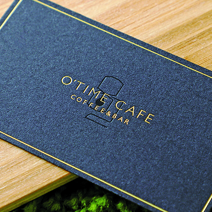 O'TIME CAFE 名片設計 黑色底卡，搭配燙黑金和燙霧